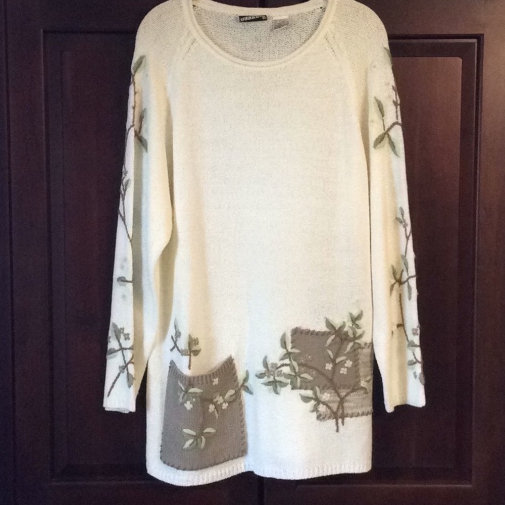 Lightweight sweater, gently worn, 14-16 W